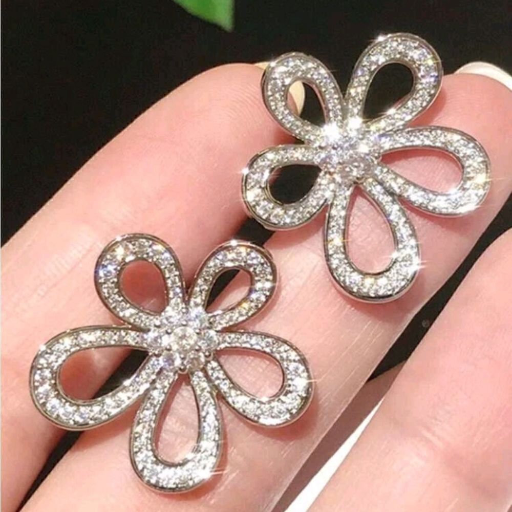 Glamorous Rhinestone Flower Earrings